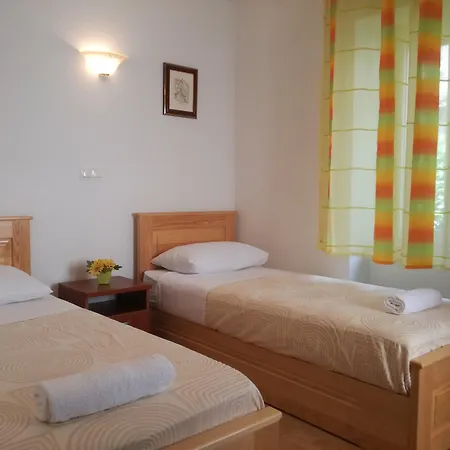 Πανσιόν Ruzica Τρογκίρ
