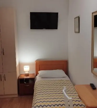 Πανσιόν Ruzica 3*