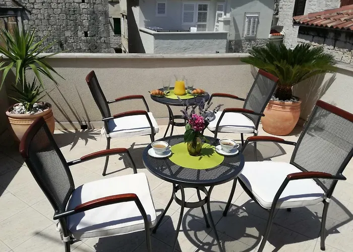 Πανσιόν Ruzica Τρογκίρ